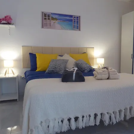 Casa Blu Mare Privat 8 Person Apartment