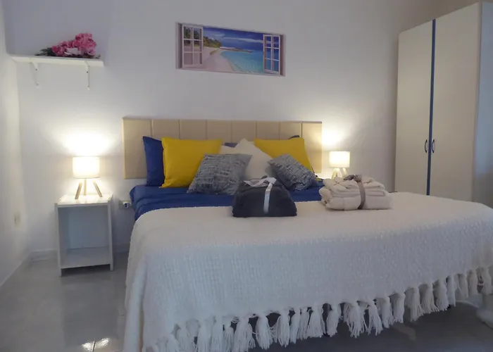Casa Blu Mare Privat 8 Person Apartment